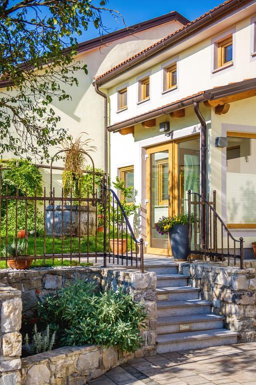 Zenja - Nature Property - Garden - Parking Yard Дивача Экстерьер фото